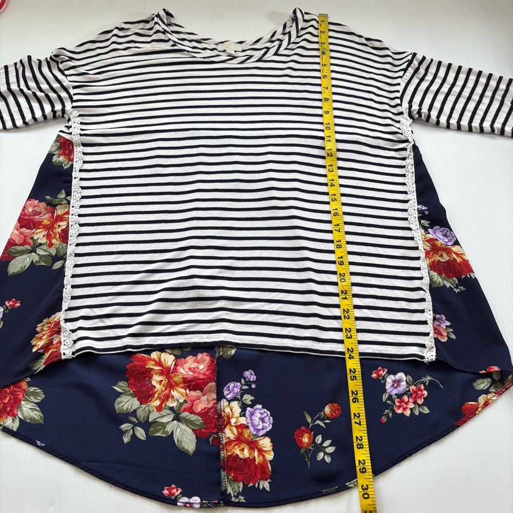 Women’s Multimedia Black and White Striped Blouse with Floral Sides&Back SzXL - Picture 6 of 11